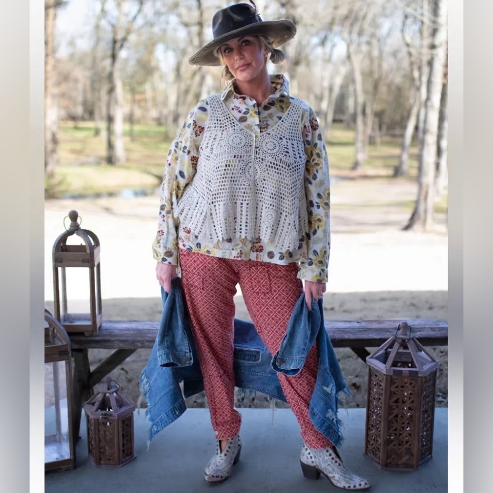 JADED GYPSY Sunny Days Top Button Down Sunflower Pattern Blouse w/ Chest Pocket - Picture 7 of 7